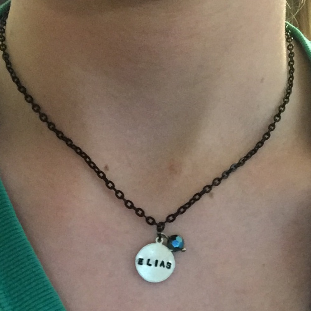Customizable name necklace